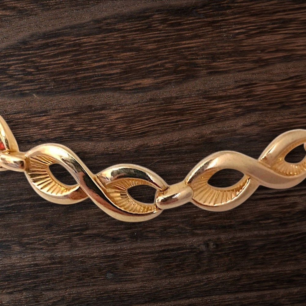 Vintage 80s Chain Link Necklace Gold Tone Figure‎ Eight Chunky Maximalist Money